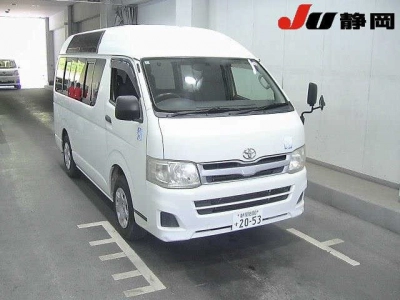 TOYOTA REGIUS VAN