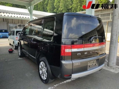 MITSUBISHI DELICA D:5