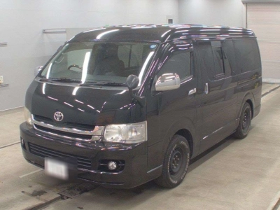 TOYOTA HIACE VAN