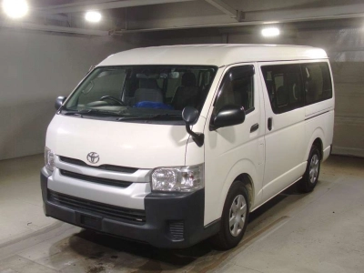 TOYOTA HIACE WAGON