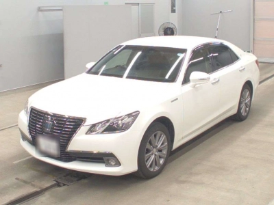 TOYOTA CROWN HYBRID