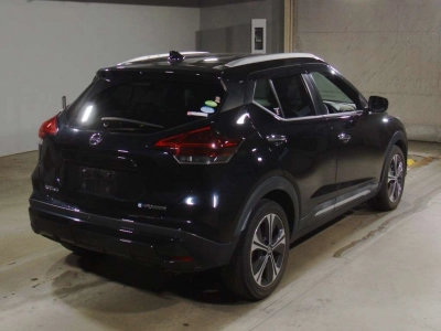 NISSAN KICKS