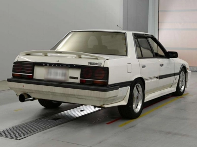 NISSAN SKYLINE