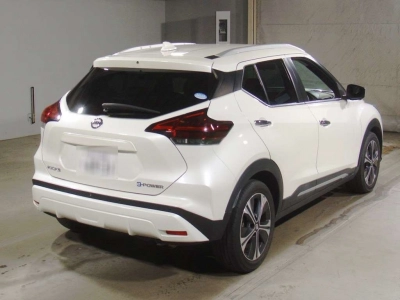 NISSAN KICKS