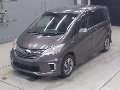 HONDA FREED HYBRID