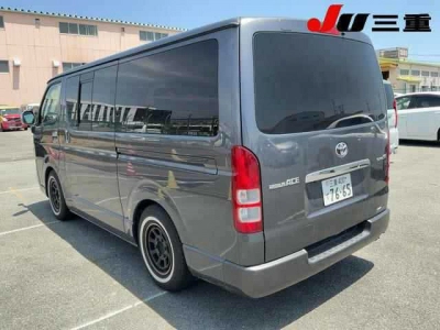 TOYOTA REGIUS VAN