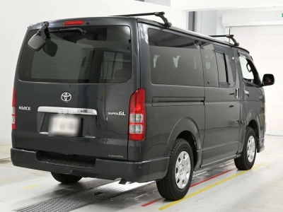 TOYOTA HIACE VAN