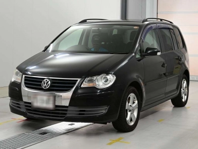 VOLKSWAGEN GOLF TOURAN