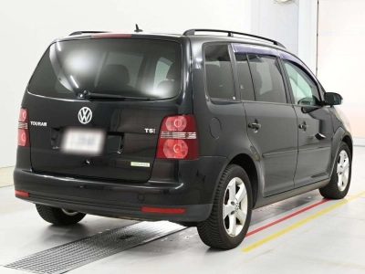 VOLKSWAGEN GOLF TOURAN