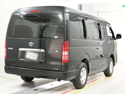 TOYOTA HIACE WAGON
