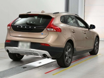 VOLVO V40