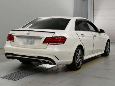 MERCEDES BENZ E CLASS
