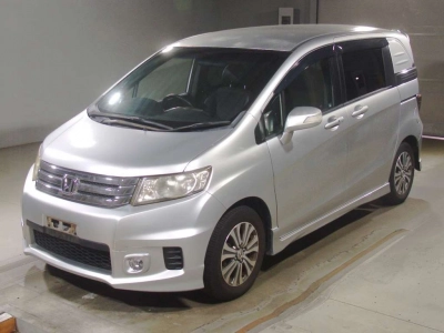 HONDA FREED SPIKE