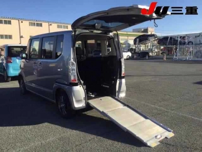 HONDA N BOX +
