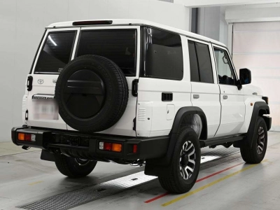 TOYOTA LAND CRUISER 70