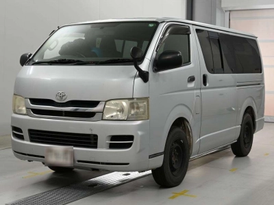 TOYOTA REGIUS VAN