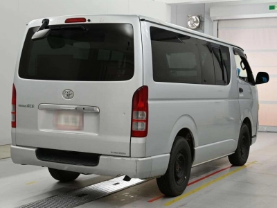 TOYOTA REGIUS VAN