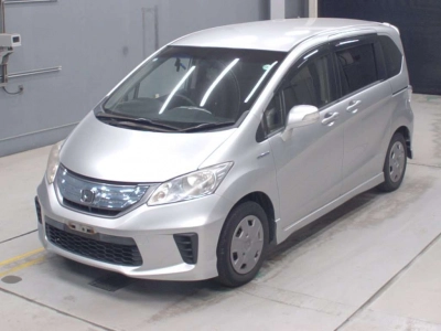 HONDA FREED HYBRID