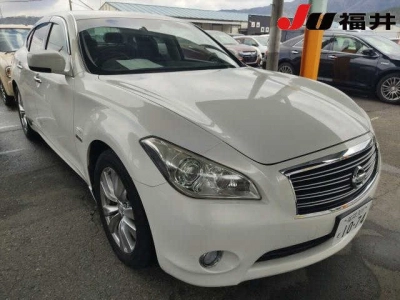 NISSAN FUGA