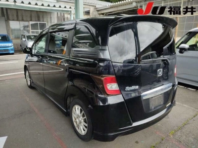HONDA FREED SPIKE