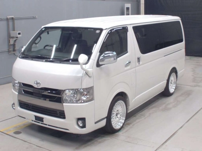 TOYOTA REGIUS VAN