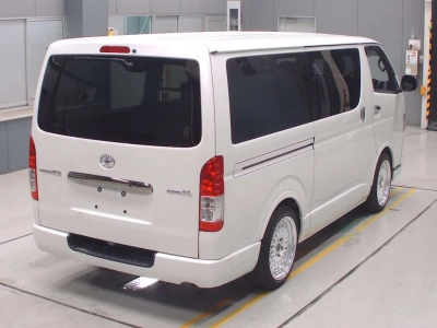 TOYOTA REGIUS VAN