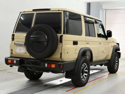 TOYOTA LAND CRUISER 70
