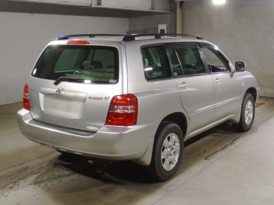 TOYOTA KLUGER