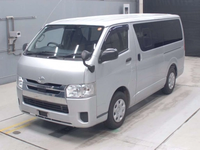 TOYOTA REGIUS VAN