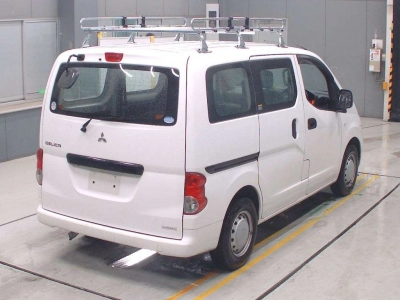 MITSUBISHI DELICA VAN