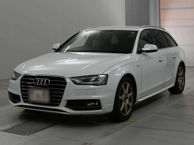 AUDI A4 AVANTE