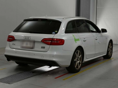 AUDI A4 AVANTE