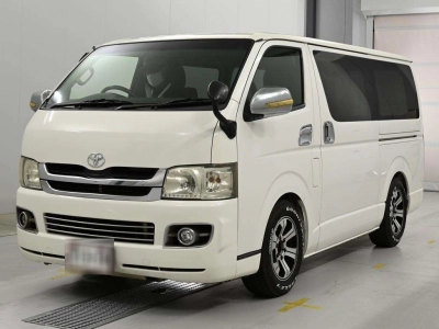 TOYOTA REGIUS VAN