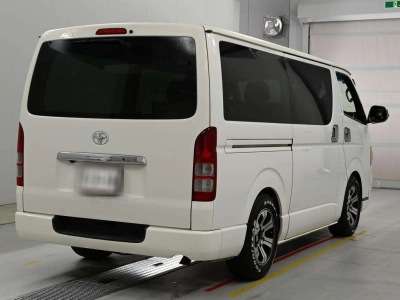 TOYOTA REGIUS VAN