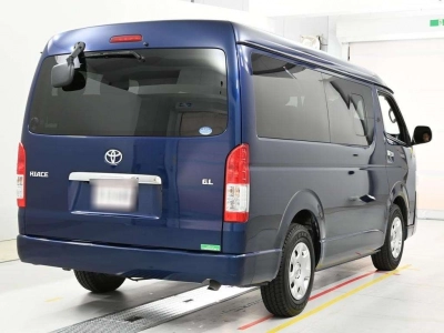 TOYOTA HIACE WAGON