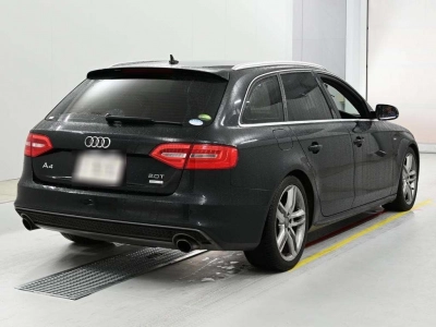 AUDI A4 AVANTE