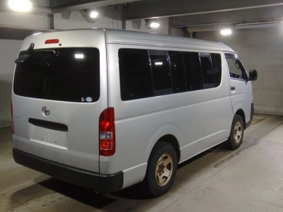 TOYOTA HIACE WAGON