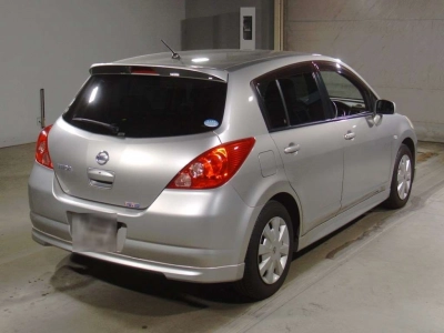 NISSAN TIIDA