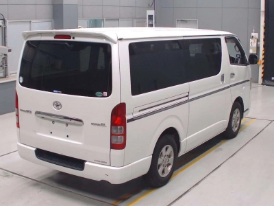 TOYOTA REGIUS VAN