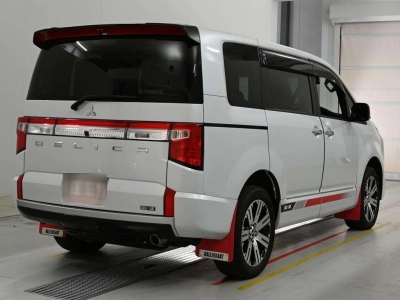 MITSUBISHI DELICA D:5