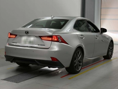 LEXUS IS