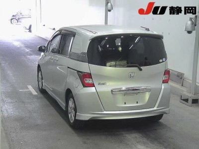 HONDA FREED SPIKE