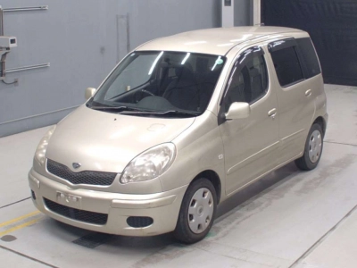 TOYOTA FUN CARGO