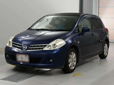 NISSAN TIIDA