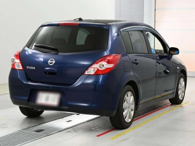 NISSAN TIIDA