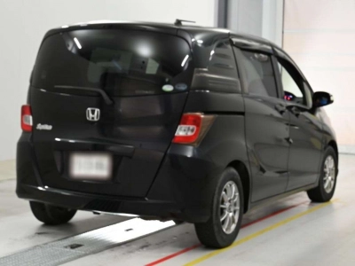 HONDA FREED SPIKE
