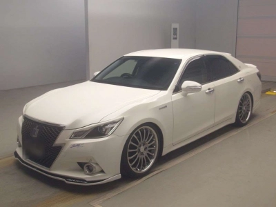 TOYOTA CROWN HYBRID