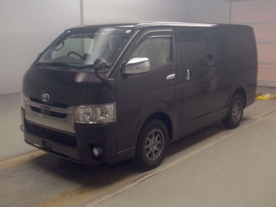 TOYOTA HIACE VAN