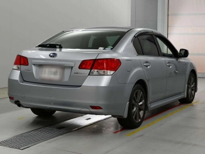 SUBARU LEGACY B4