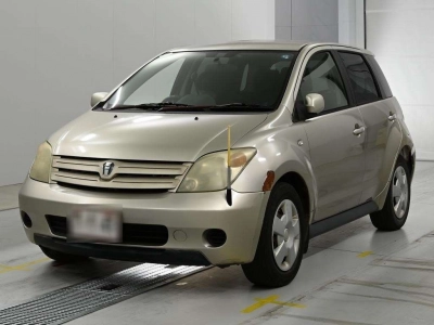 TOYOTA IST
